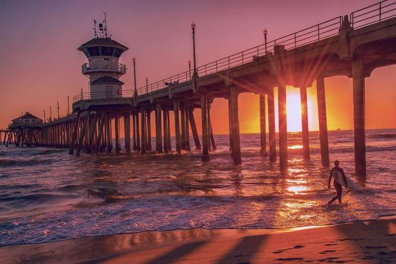 Watch the surfers on Huntington Beach | Travel Nation