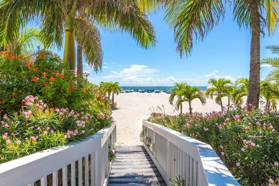 Soak up the sunshine on Florida's St. Pete Beach | Travel Nation