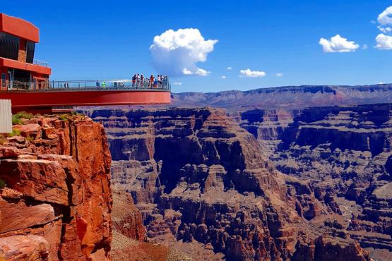 Look out over the amazing Grand Canyon | Travel Nation