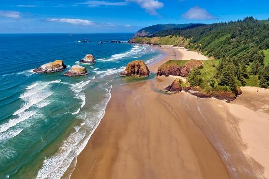 Visit beautiful Cannon Beach in Oregon | Travel Nation