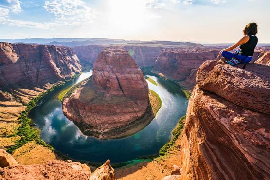 Sit on the rim of incredible Horseshoe Bend | Travel Nation