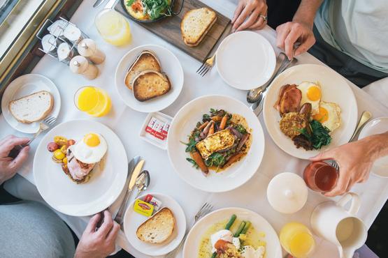 Tuck into a delicious breakfast aboard the Indian Pacific | Photo credit: Journey Beyond