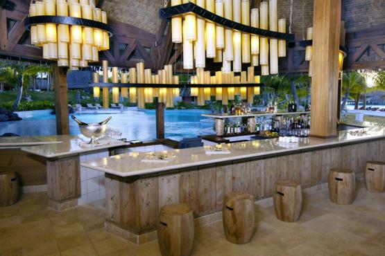 St Regis Bora Bora Resort - bar