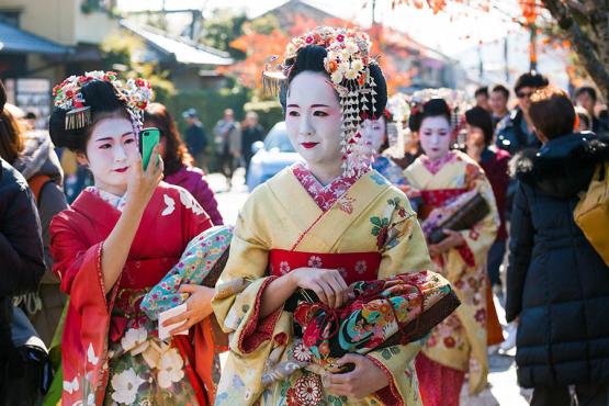 Go back in time through the streets of Kyoto