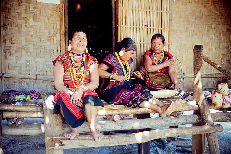Alak tribeswomen, Laos
