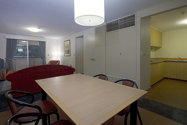 Emu Walk Apartments - apartment kitchen area 